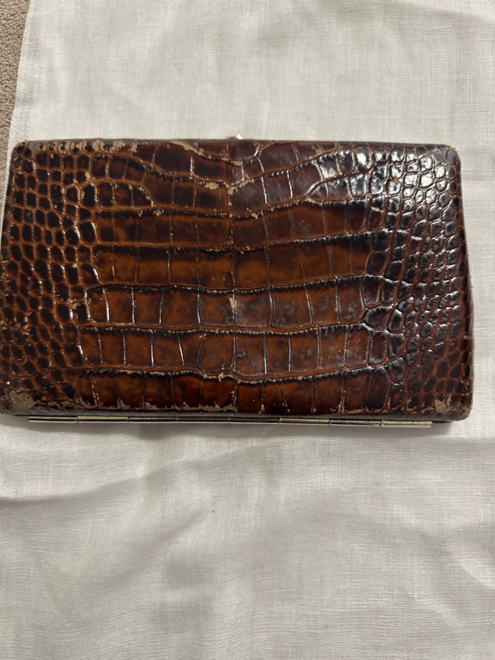 Abas Brown Croc-Embossed Leather Clutch Wallet with Gold Hardware Y2K - Picture 2 of 13